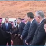 استقبال بن سلمان از نخست وزیر یونان در سیاه چادر + ویدئو