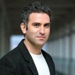 جواب دندان شکن هوتن شکیبا به هواداری که در مراسم ختم سلفی میخواست + فیلم جواب دندان شکن هوتن شکیبا به هواداری که در مراسم ختم سلفی میخواست + فیلم