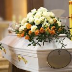 زنده شدن عجیب یک زن در وسط مراسم تدفینش