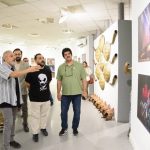 «کشتی‌گیر اسبق» معروف شده با «ژست اپوزیسیون» نمایشگاه «تَن‌پوشِ پهلوان» را افتتاح کرد! – اخبار سینمای ایران و جهان