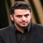 علی ضیا یک بسته سبزی را به صداوسیما برد و پاک کرد! + فیلم علی ضیا یک بسته سبزی را به صداوسیما برد و پاک کرد! + فیلم