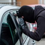 فیلم سرقت ۵ ثانیهای ضبط خودرو توسط جوان خونسرد فیلم سرقت ۵ ثانیهای ضبط خودرو توسط جوان خونسرد