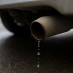 چرا از لوله اگزوز خودرو آب میچکد؛ طبیعی یا نشانه خرابی؟ چرا از لوله اگزوز خودرو آب میچکد؛ طبیعی یا نشانه خرابی؟