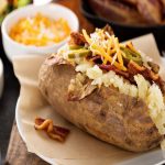 طرز تهیه کومپیر؛ سیبزمینی شکمپر خوشمزه و محبوب ترکیهای طرز تهیه کومپیر؛ سیبزمینی شکمپر خوشمزه و محبوب ترکیهای