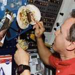 حقایقی جذاب درباره وعده های غذایی عجیب فضانوردان در فضا