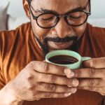 شاید باور نکنید اما قهوه بدون کافئین هم شما را بیدار نگه می‌دارد