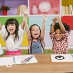 مکتب‌خونه دوره‌های آموزشی کودکان را رایگان کرد