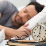 راهکارهای تنظیم خواب و تغذیه، زمانی که ساعت بدن به هم می‌ریزد