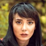 ژست عجیب بازیگر زن مشهور در کنار حیوان‌خانگی‌اش! + عکس جدید