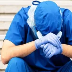 فشار روانی و فرسودگی شغلی؛ مرز بین مقاومت و فروپاشی دستیاران پزشکی / دستیاران پزشکی عملاً بَرده‌اند، نه پزشک