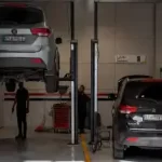 صف انتظار در تعمیرگاهها؛ چالش مالکان خودروهای داخلی و چینی/ رئیس کمیته لوازم یدکی چه گفت؟ صف انتظار در تعمیرگاهها؛ چالش مالکان خودروهای داخلی و چینی/ رئیس کمیته لوازم یدکی چه گفت؟