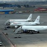 تصاویر دلخراش از مکیده شدن یک مرد توسط موتور جت هواپیما + فیلم (حاوی تصاویر ناراحت‌کننده)