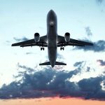 حرکت زیبای مهماندار تبریزی برای آرام‌کردن نوزاد کلافه از گرما + فیلم