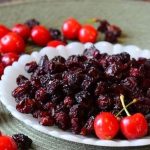 کالری آلبالو خشک چقدر است؟