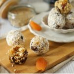 طرز تهیه توپک انرژی زا با طعم زردآلو؛ میان وعده مقوی طرز تهیه توپک انرژی زا با طعم زردآلو؛ میان وعده مقوی