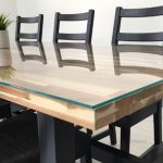 5 ترفند جالب جلوگیری از سر خوردن شیشه روی میز