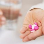 آیا خوردن همزمان چند قرص و دارو با هم، مشکل ساز است؟