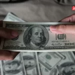 قیمت دلار امروز پنجشنبه 26 تیر 1404 / سایه مکانیسم ماشه بر سر دلار – تجارت نیوز