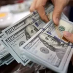 ضعف بی‌سابقه دلار و پیامدهای آن بر بازارهای جهانی – تجارت نیوز