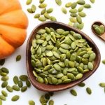 کالری تخمه کدو چقدر است؟