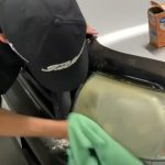 چگونه با سرکه و جوش شیرین چراغ‌های خودرو را تمیز کنیم؟