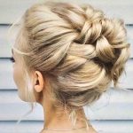 بهترین شینیون مو برای لباس یقه بسته بهترین شینیون مو برای لباس یقه بسته