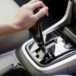 دنده خلاص یا N در خودروهای اتوماتیک: چگونه و چه زمانی باید از آن استفاده کنیم؟