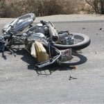 آتش گرفتن موتور سیکلت در وسط خیابان در تهران