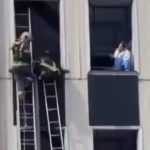 سقوط یک آتشنشان از طبقه سوم یک ساختمان/ فیلم سقوط یک آتشنشان از طبقه سوم یک ساختمان/ فیلم