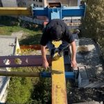 اقدام نفسگیر یک پسر ایرانی در بالای یک ساختمان بلند اقدام نفسگیر یک پسر ایرانی در بالای یک ساختمان بلند