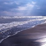 کاهش دو متری آب دریای خزر + جزییات