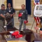 کلاه‌ ۲۵ هزار دلاری‌ ترامپ به کارگران کاخ سفید / فیلم