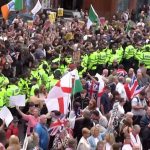 حامیان و مخالفان مهاجران در انگلیس درگیر شدند