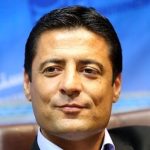 علیرضا فغانی در کنار همسر جوان و فرزندانش در استرالیا+ عکس