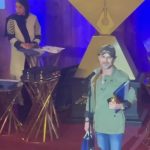 لحظه دریافت جایزه ویژه خلاقیت توسط امین حیایی در جشن منتقدان + فیلم