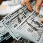 پیش بینی قیمت دلار پنجشنبه ۶ شهریور ۱۴۰۴ / دلار در مرز کانال ۹۹ هزار تومان قرار گرفت پیش بینی قیمت دلار پنجشنبه ۶ شهریور ۱۴۰۴ / دلار در مرز کانال ۹۹ هزار تومان قرار گرفت