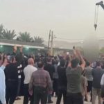 لحظه اعدام قاتل خانواده لارستانی در ملا‌عام و واکنش تماشاچیان+ فیلم