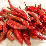 3 روش خشک كردن انواع فلفل در خانه+ نخ، فر و آفتاب