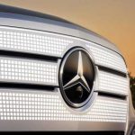 مرسدس بنز اولین تصویر از جلوپنجره نورانی GLC برقی را به نمایش گذاشت
