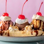 طرز تهیه دسر تابستانی بنانا اسپلیت (موز اسپلیت) طرز تهیه دسر تابستانی بنانا اسپلیت (موز اسپلیت)