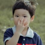 انگشت کردن در دماغ، خطر آلزایمر را افزایش می‌دهد