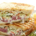 طرز تهیه ساندویچ سرد تابستونی؛ سریع و آسان