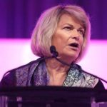 سناتور لومیس فدرال رزرو را «سیاه چال عدم پاسخگویی» نامید سناتور لومیس فدرال رزرو را «سیاه چال عدم پاسخگویی» نامید