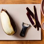 8 خاصیت و کاربرد جالب پوست بادمجان که از آن بیخبرید 8 خاصیت و کاربرد جالب پوست بادمجان که از آن بیخبرید