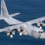 این بزرگترین هواپیمایی است که تاکنون روی یک ناو هواپیمابر فرود آمده این بزرگترین هواپیمایی است که تاکنون روی یک ناو هواپیمابر فرود آمده