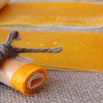 طرز تهیه لواشک انبه خانگی؛ در فر و آفتاب