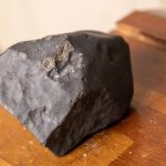 ماجرای عجیب تنها انسانی که هدف برخورد شهاب سنگ قرار گرفت و زنده ماند ماجرای عجیب تنها انسانی که هدف برخورد شهاب سنگ قرار گرفت و زنده ماند