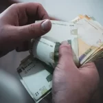 افزایش دستمزد بدون کنترل قیمت‌ها مشکلات کارگران را حل نمی‌کند