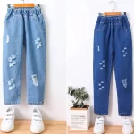 شلوار جین زاپ دار شیک؛ ۱۵ مدل جذاب و خاص برای استایل روزمره