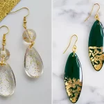 گوشواره رزین شیک و خاص؛ ۱۵ مدل جذاب و بی‌نظیر برای استایل روزمره